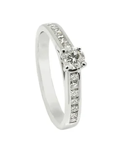 ANILLO ORO 18 KILATES CON DIAMANTES