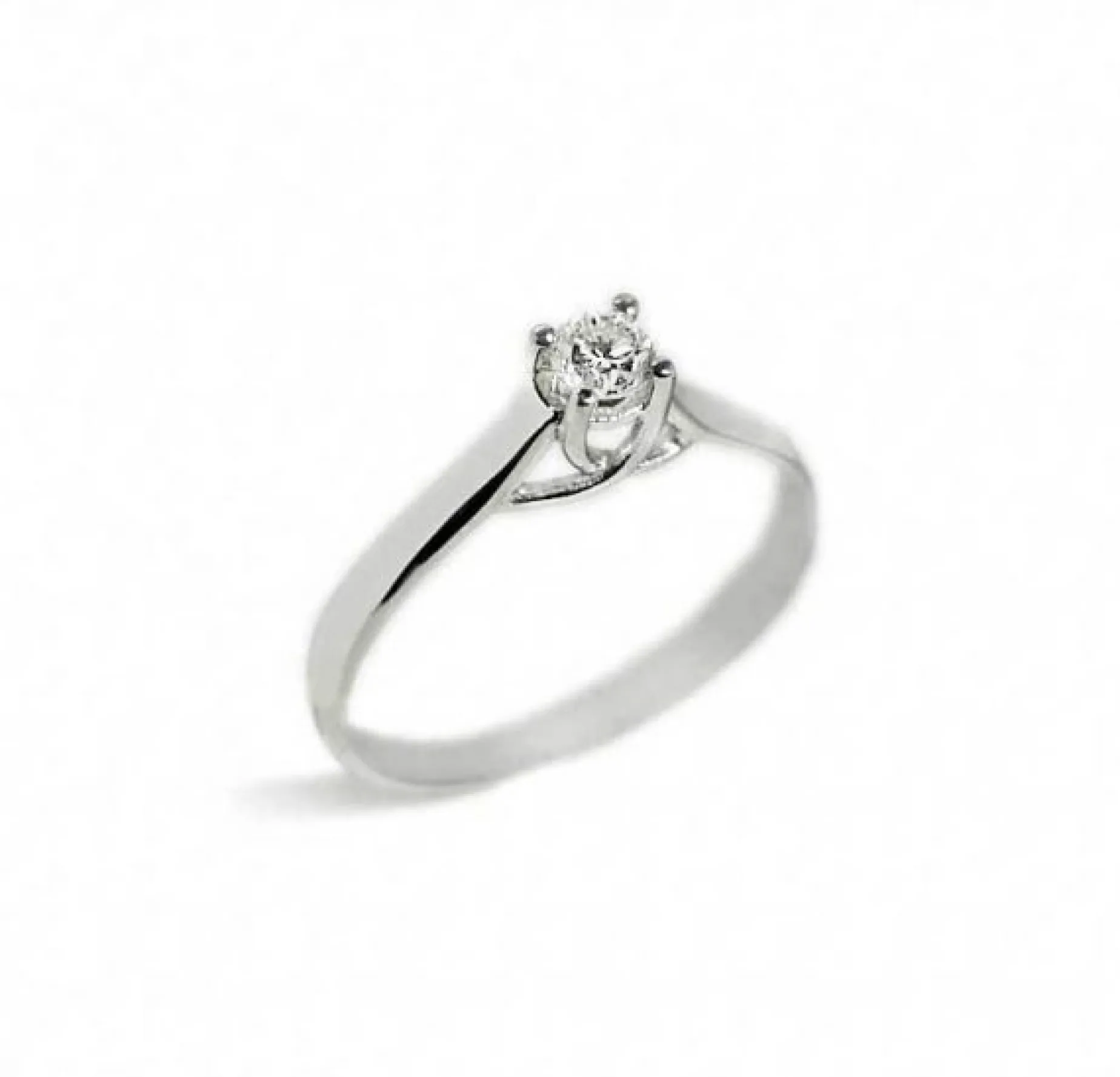 ANILLO ORO 18 KILATES CON DIAMANTE