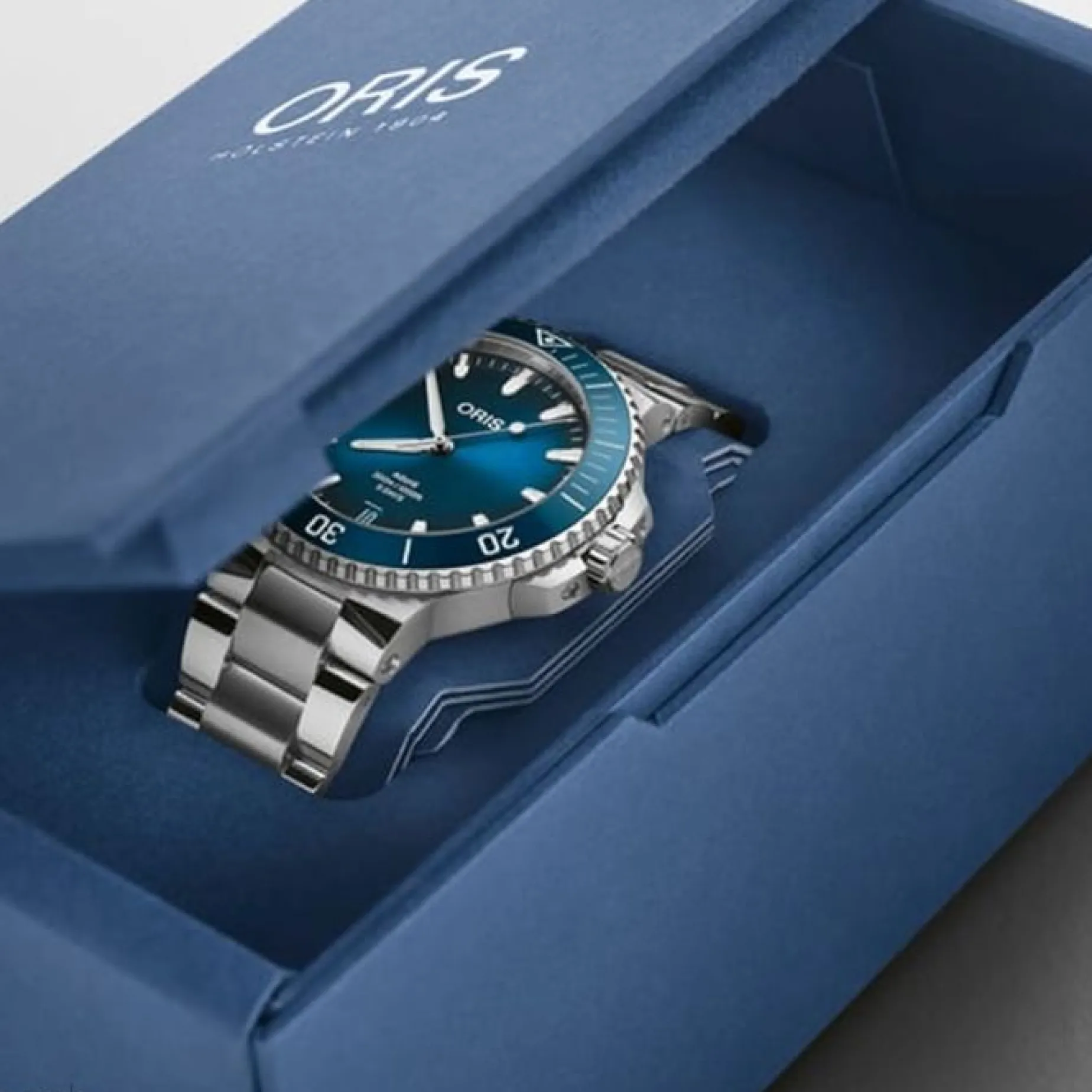 ORIS AQUIS DATE CALIBRE 400